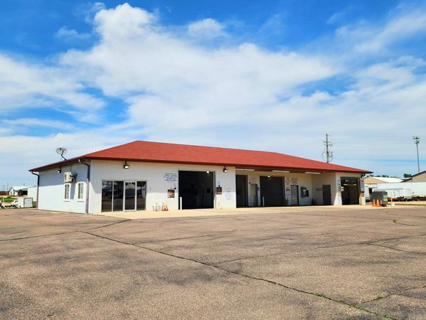 320 W Park St., Sheldon, IA 51247
