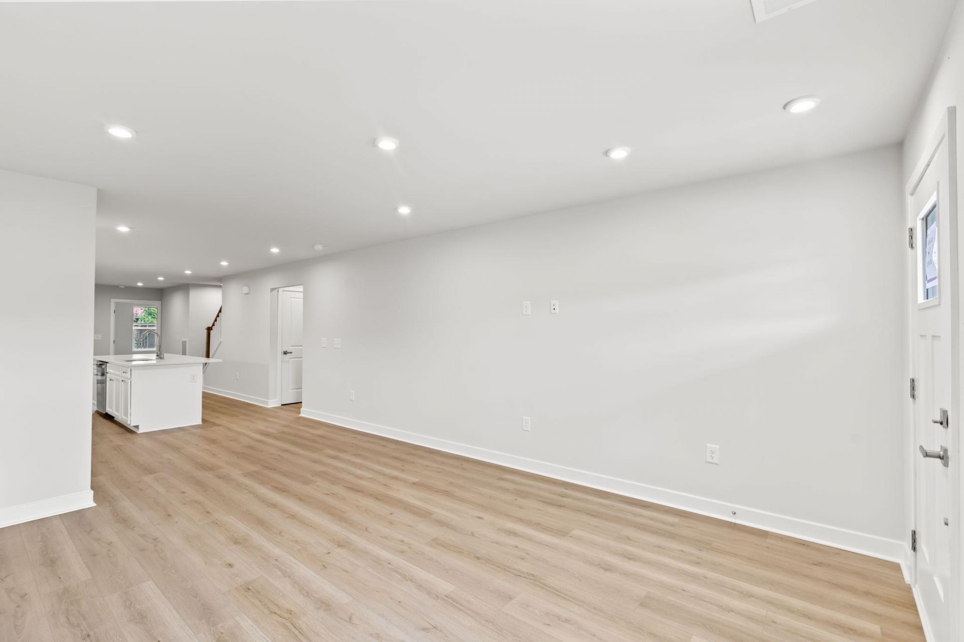 1416 Pleasant View Dr Photo 3