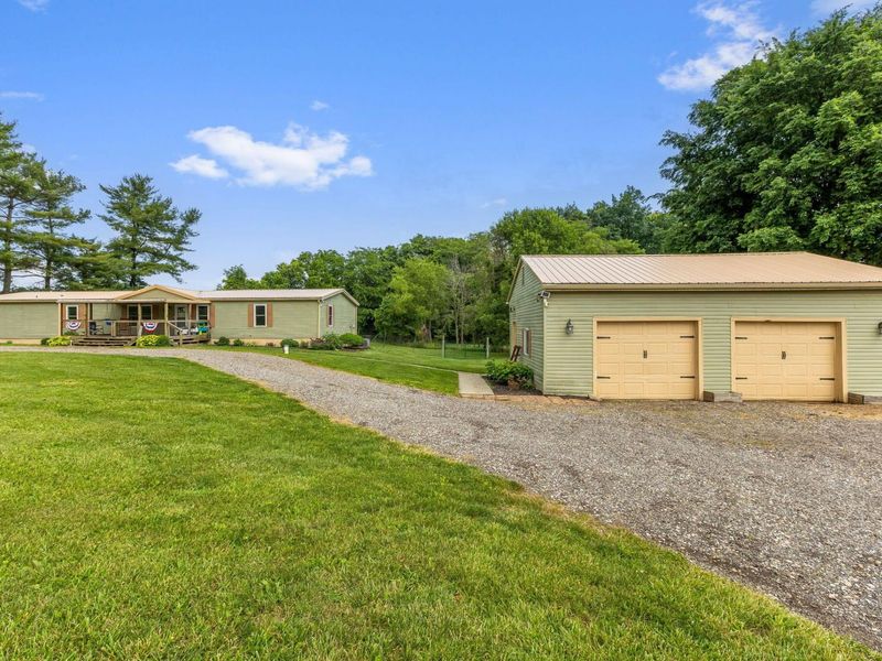 5080 Canal Road NE, Pleasantville, OH 43148 Photo 2