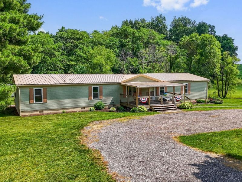 5080 Canal Road NE, Pleasantville, OH 43148 Photo 3