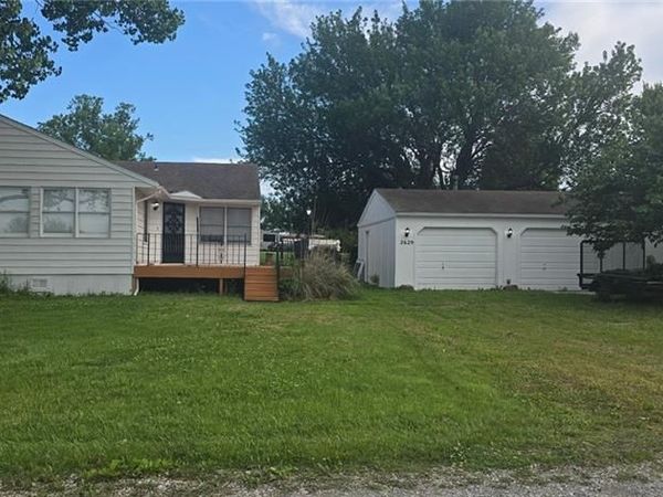 2629 South Shore Drive, Vassar, KS 66543
