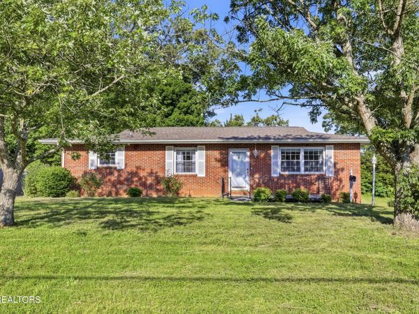 4620 Robinhood Circle, Strawberry Plains, TN 37871