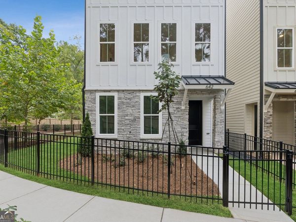 642 Memphis Drive, Scottdale, GA 30079