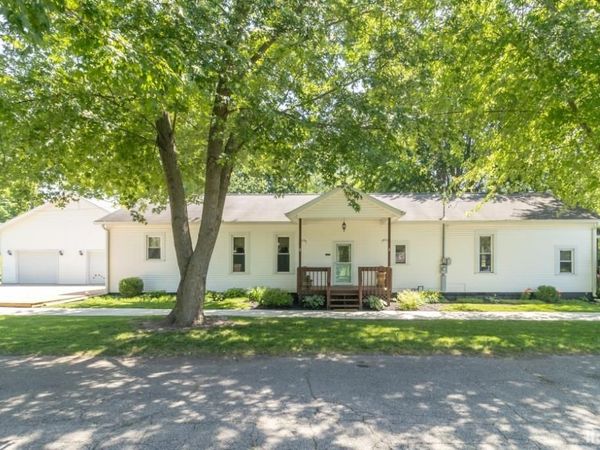 206 W School Street, Mount Summit, IN 47361