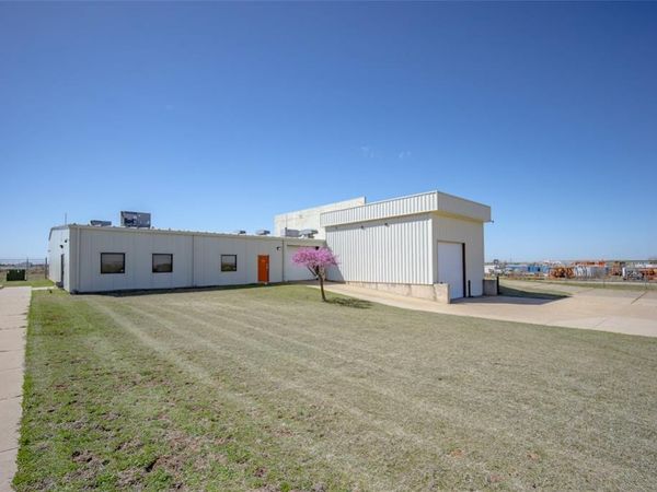 425 W Airport Road, Hinton, OK 73047