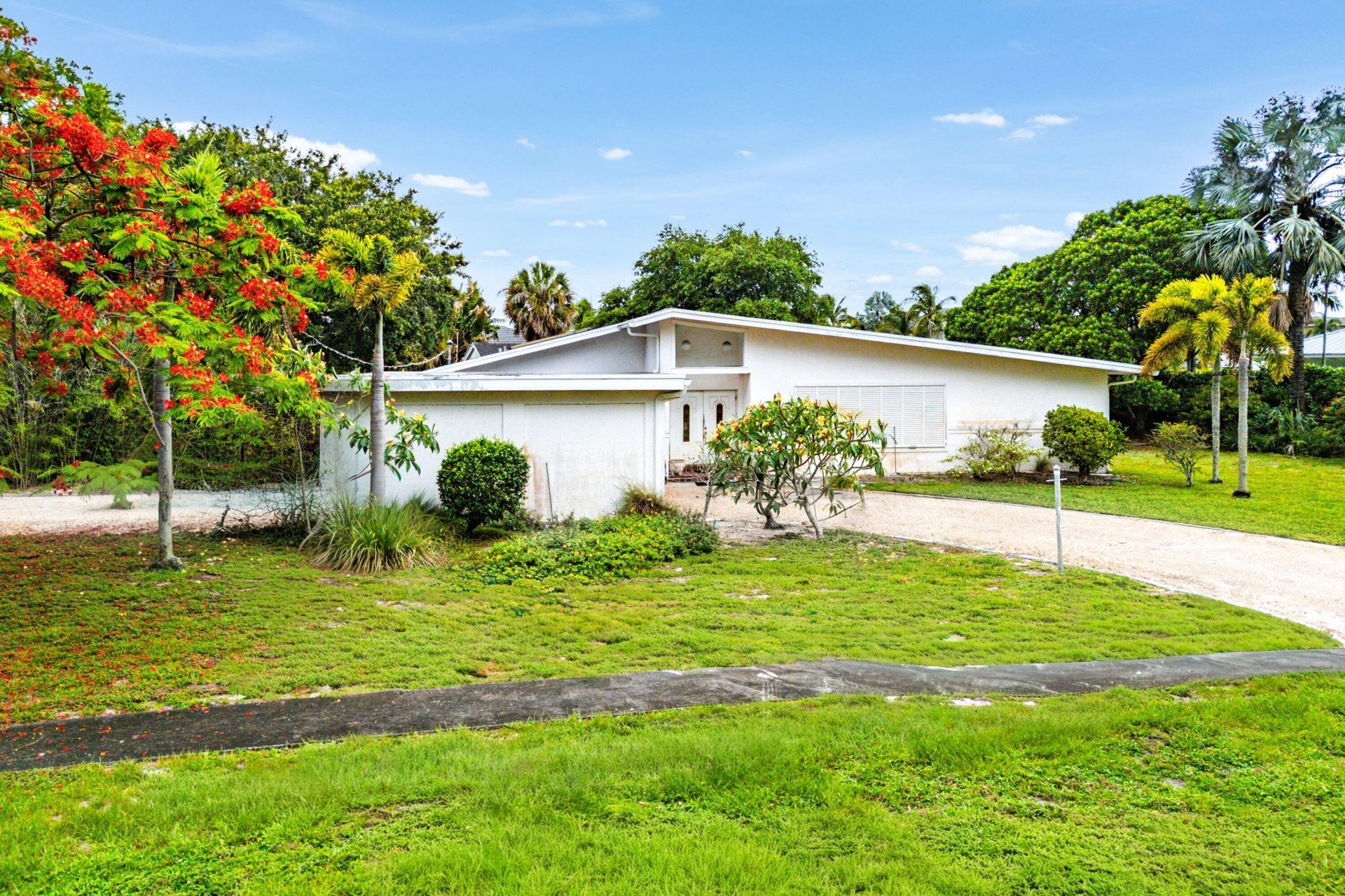 12019 N Edgewater Drive, West Palm Beach, FL 33410 Photo