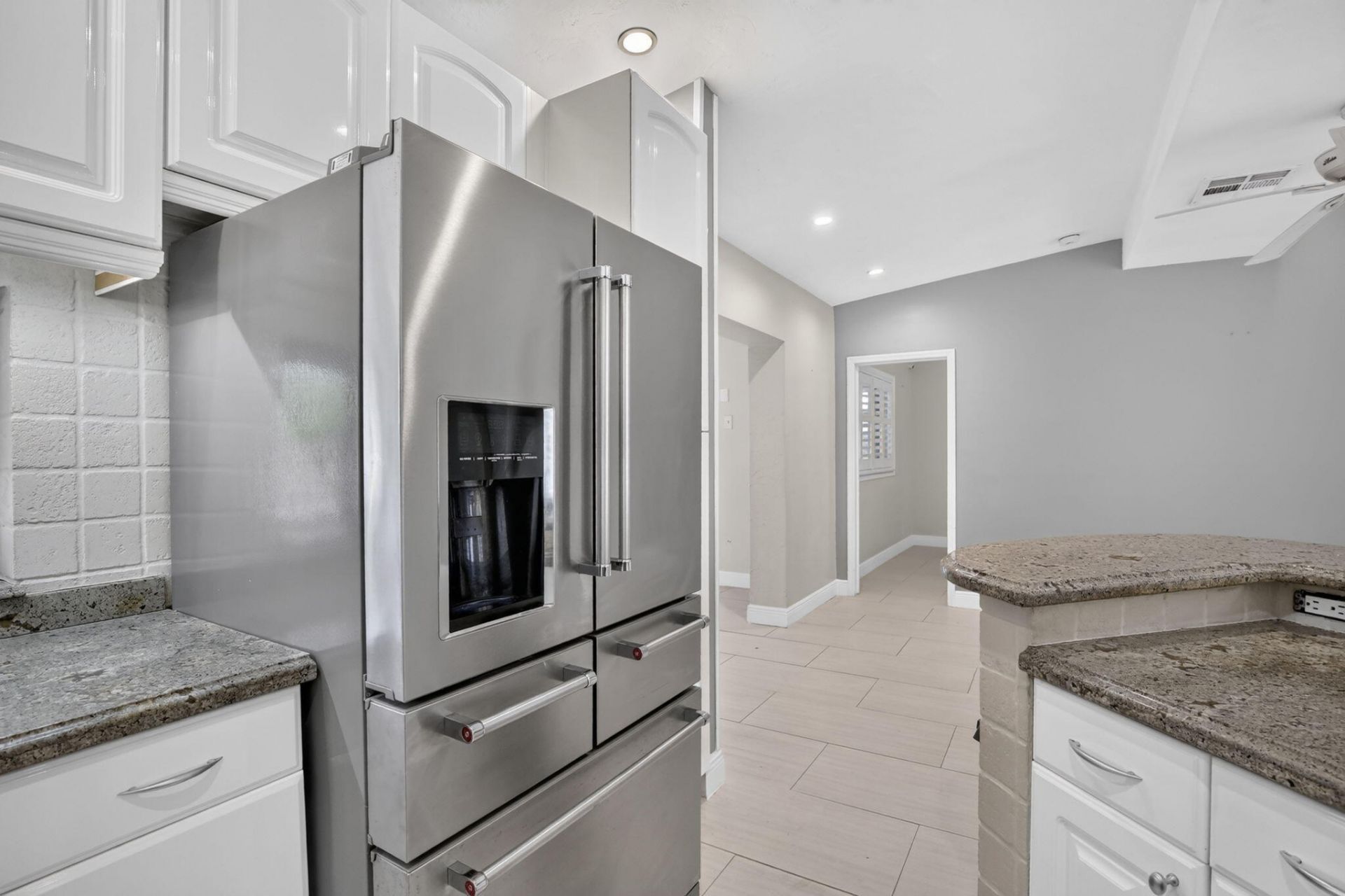 1101 E Country Club Circle, Plantation, FL 33317 Photo