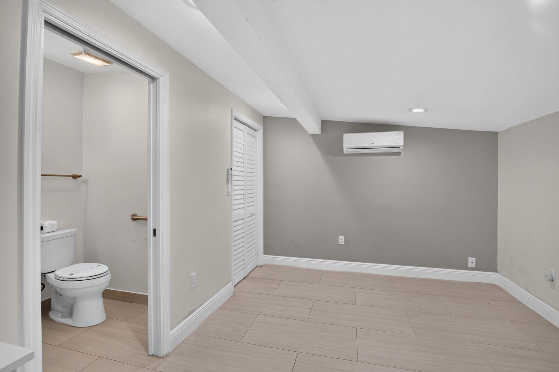 1101 E Country Club Circle, Plantation, FL 33317 Photo