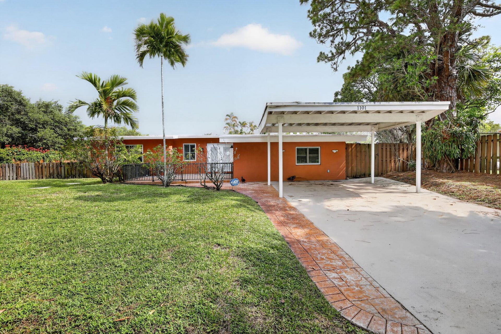 1101 E Country Club Circle, Plantation, FL 33317 Photo