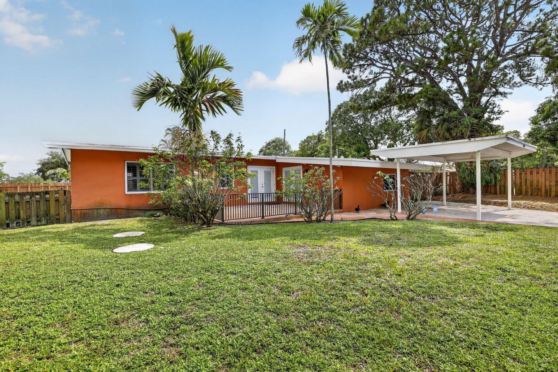 1101 E Country Club Circle, Plantation, FL 33317 Photo