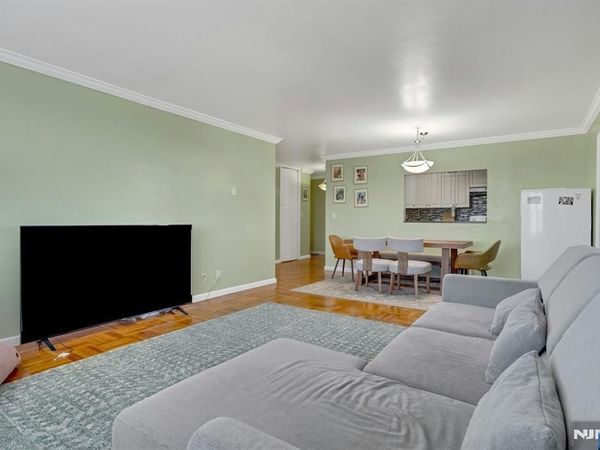 2000 Linwood Avenue 16J, Unit 16J, FORT LEE, NJ 07024