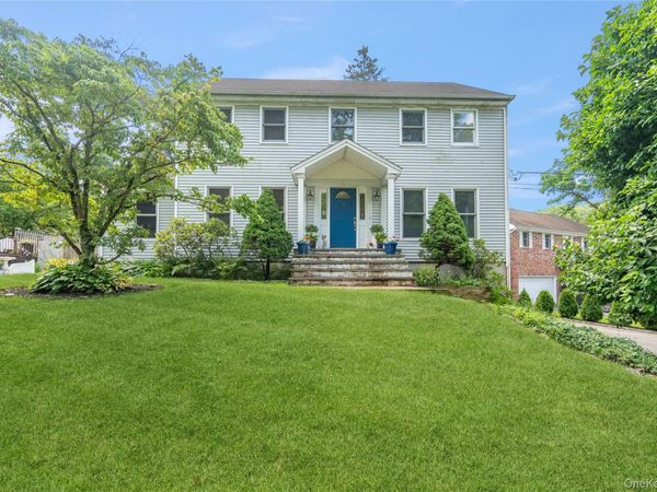 6 Cedar Avenue , Locust Valley, NY 11560