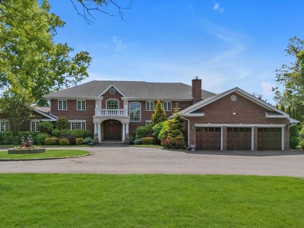 1304 Seawane Drive , Hewlett Harbor, NY 11557