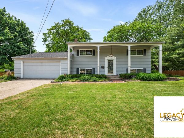 1646 Rose Parkway SE, Grand Rapids, MI 49506