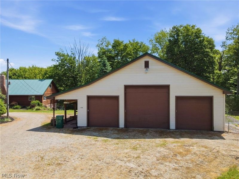 1068 Evening Star Drive, Rome, OH 44085 Photo 2