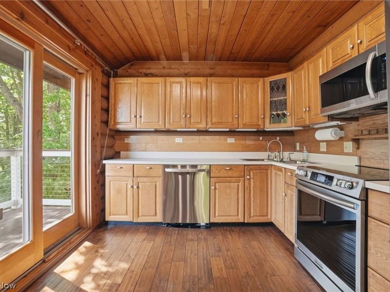1068 Evening Star Drive, Rome, OH 44085 Photo 8
