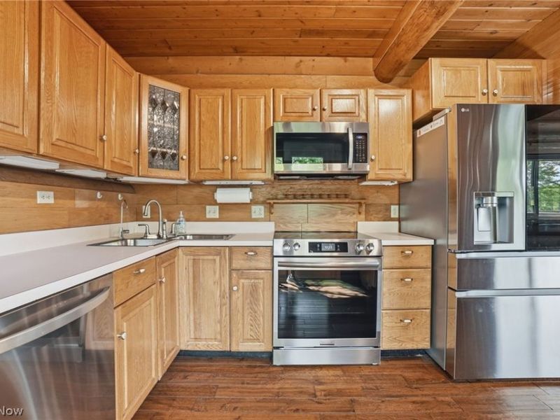 1068 Evening Star Drive, Rome, OH 44085 Photo 9