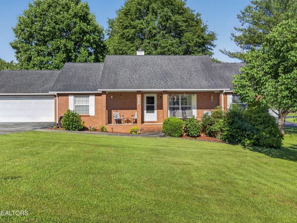 2403 N Pointe Cove Circle, Cookeville, TN 38506