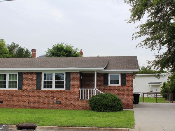 5 S Zetterower Avenue, Statesboro, GA 30458