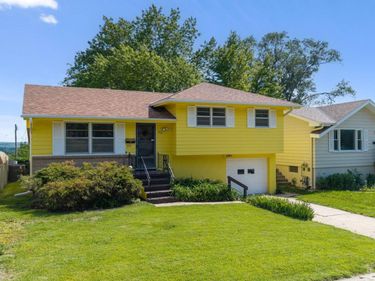 211 Woodland Drive, Omaha, NE 68108