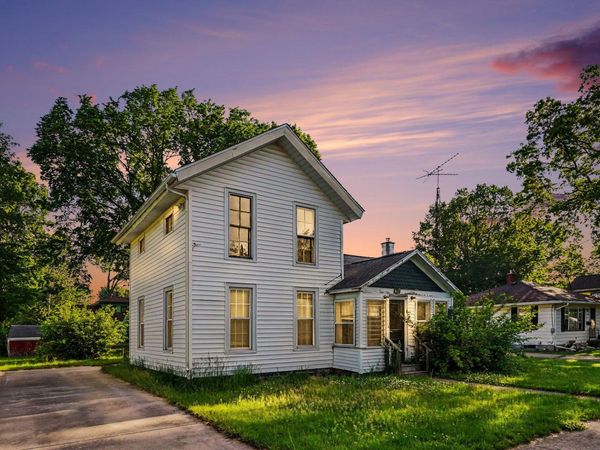 307 E State Street, Vicksburg, MI 49097