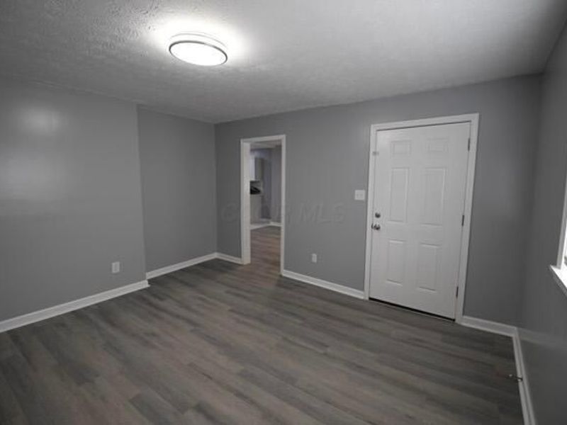 370 S Oakley Avenue , Columbus, OH 43204 Photo 8