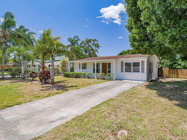 935 37th Avenue, Vero Beach, FL 32960