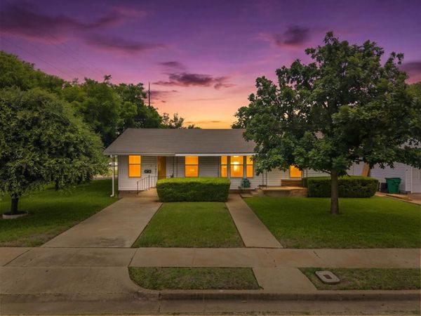 1319 W 3 A Street , McGregor, TX 76657