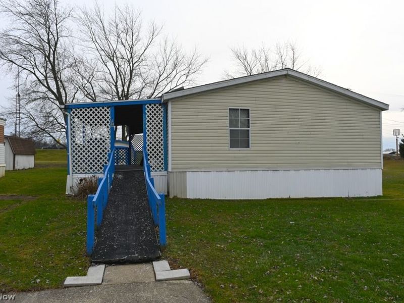 110 Lebanon Road, Unit 129, Dalton, OH 44618 Photo 2