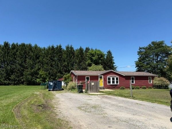 3618 Columbiana Road , New Springfield, OH 44443