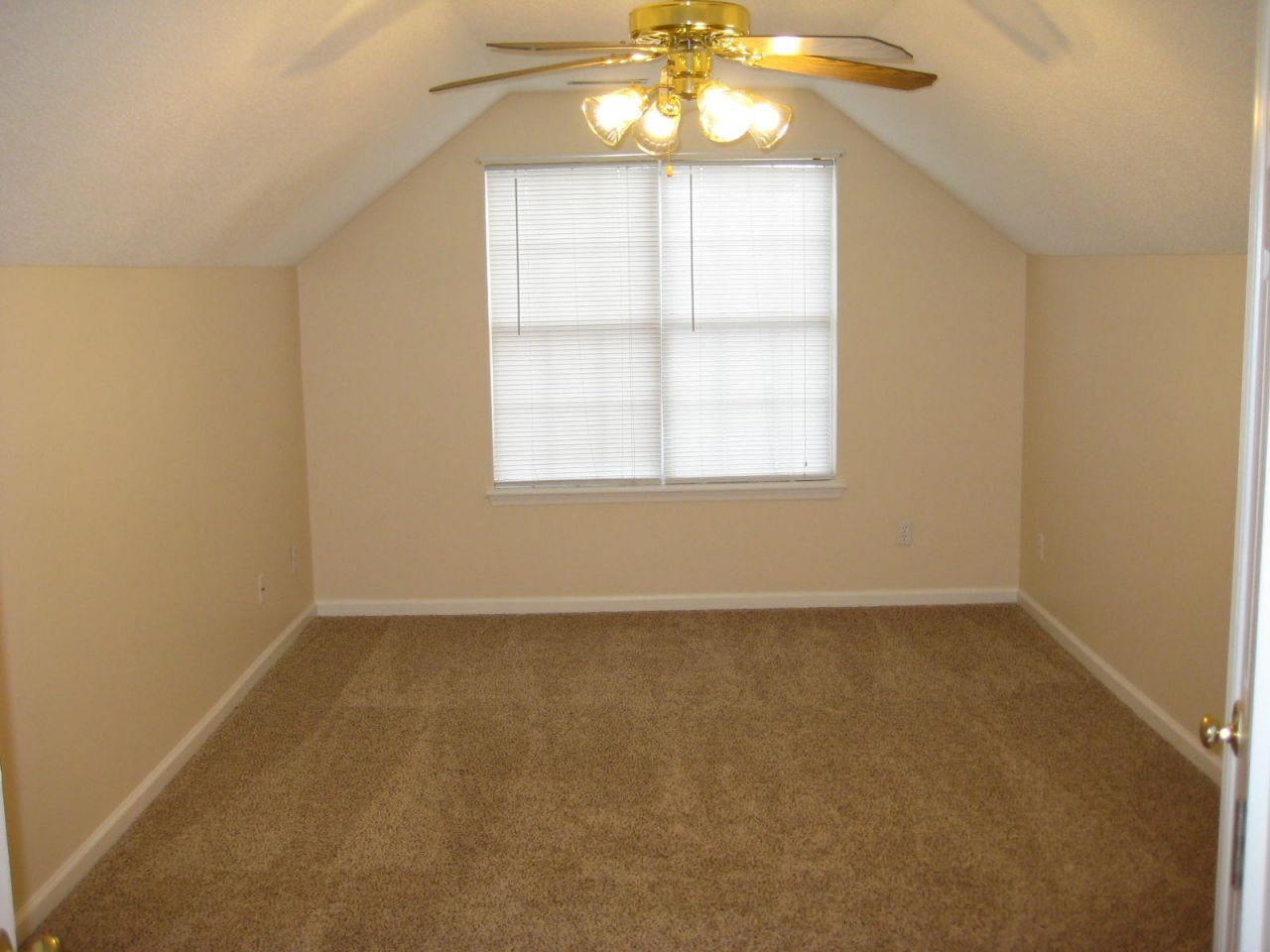 126 Ashton Drive Photo 10