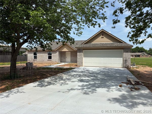 504 NW 7th Street , Wagoner, OK 74467