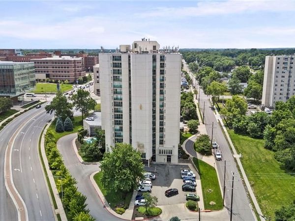 3838 Rainbow Boulevard, Unit 1402, Kansas City, KS 66103