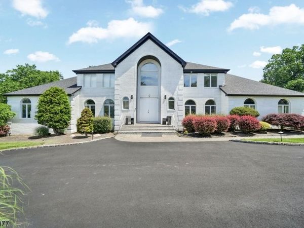 14 Woodshire Ter, Montville, NJ 07082