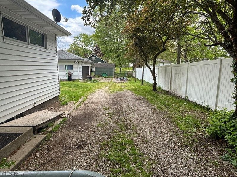 1274 Eastwood Avenue, Akron, OH 44305 Photo 24
