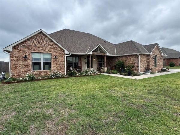365 NW Mountain Lake Crest Crest, Lawton, OK 73507