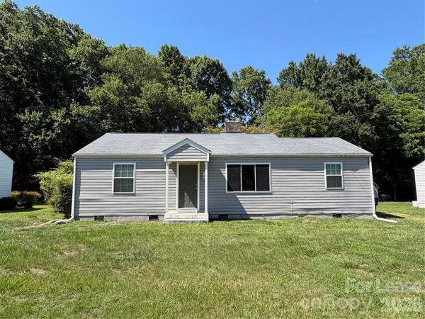 637 Hartness Road , Statesville, NC 28677