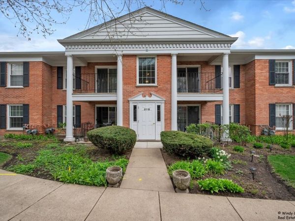 510 SHORELY Drive , Unit 201, Barrington, IL 60010