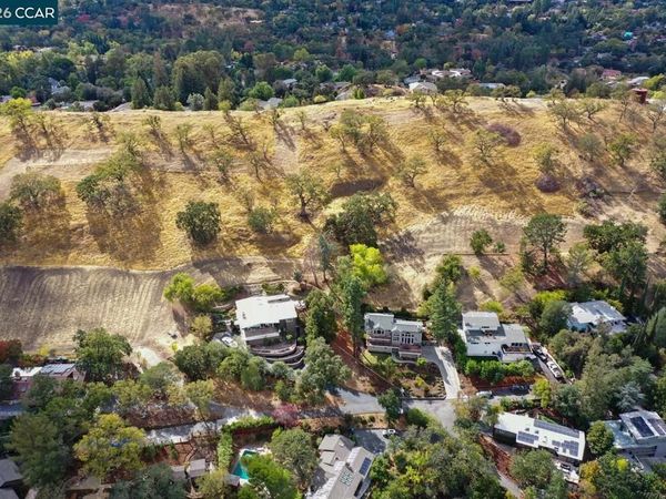 457 Summit Rd, Walnut Creek, CA 94598