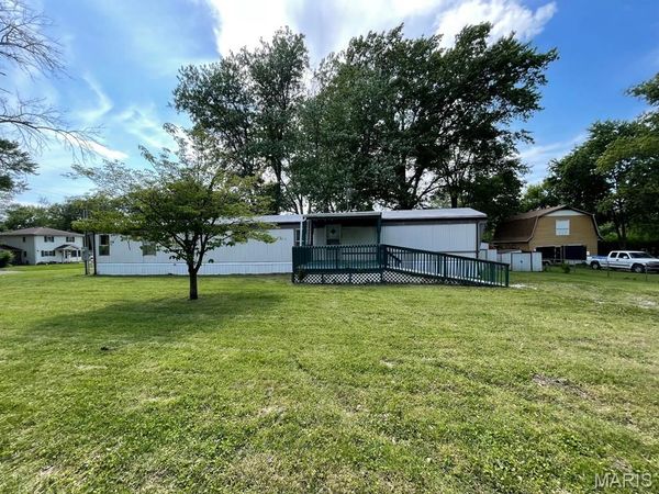 105 Edgewood Drive , Belleville, IL 62223