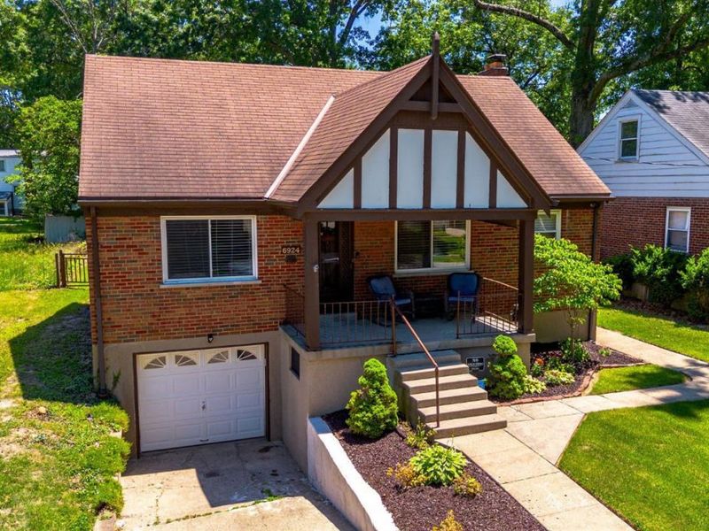 6924 Rob Vern Drive, North College Hill, OH 45239 Photo 1
