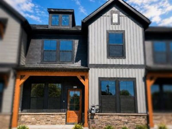 289 Lantana Drive , Brighton, MI 48116