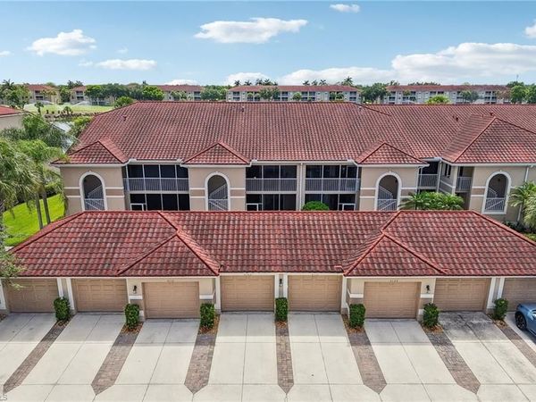 2810 Cypress Trace CIR, Unit 2112, NAPLES, FL 34119