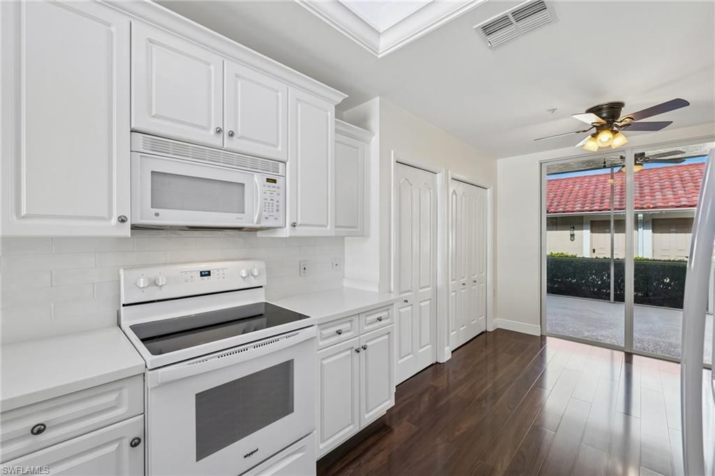 2810 Cypress Trace Cir, Unit 2112, Naples, FL 34119 Photo