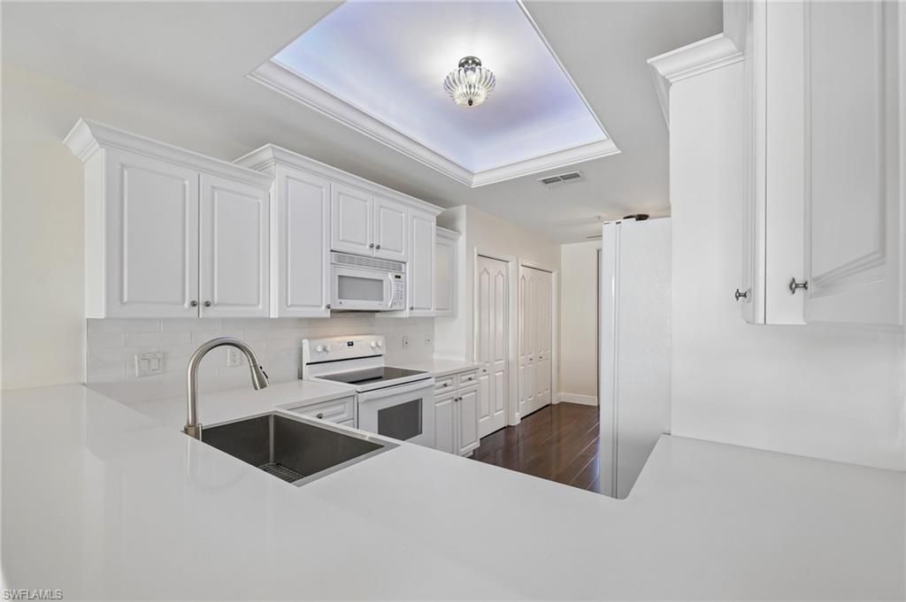 2810 Cypress Trace Cir, Unit 2112, Naples, FL 34119 Photo
