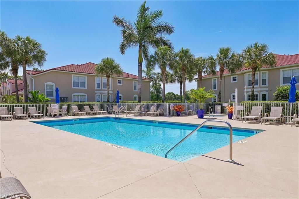 2810 Cypress Trace Cir, Unit 2112, Naples, FL 34119 Photo