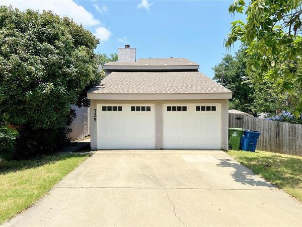 725 Cain Street, Lake Dallas, TX 75065