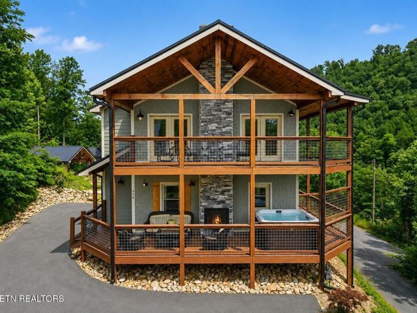 856 Crest View Drive, Gatlinburg, TN 37738
