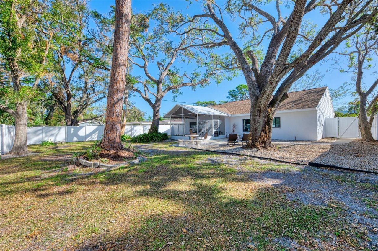 2120 Craft Lane , Sarasota, FL 34239 Photo