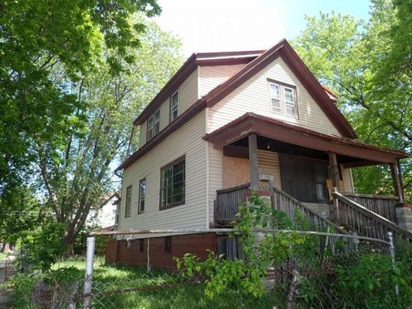 2532 W Lloyd St, Milwaukee, WI 53205
